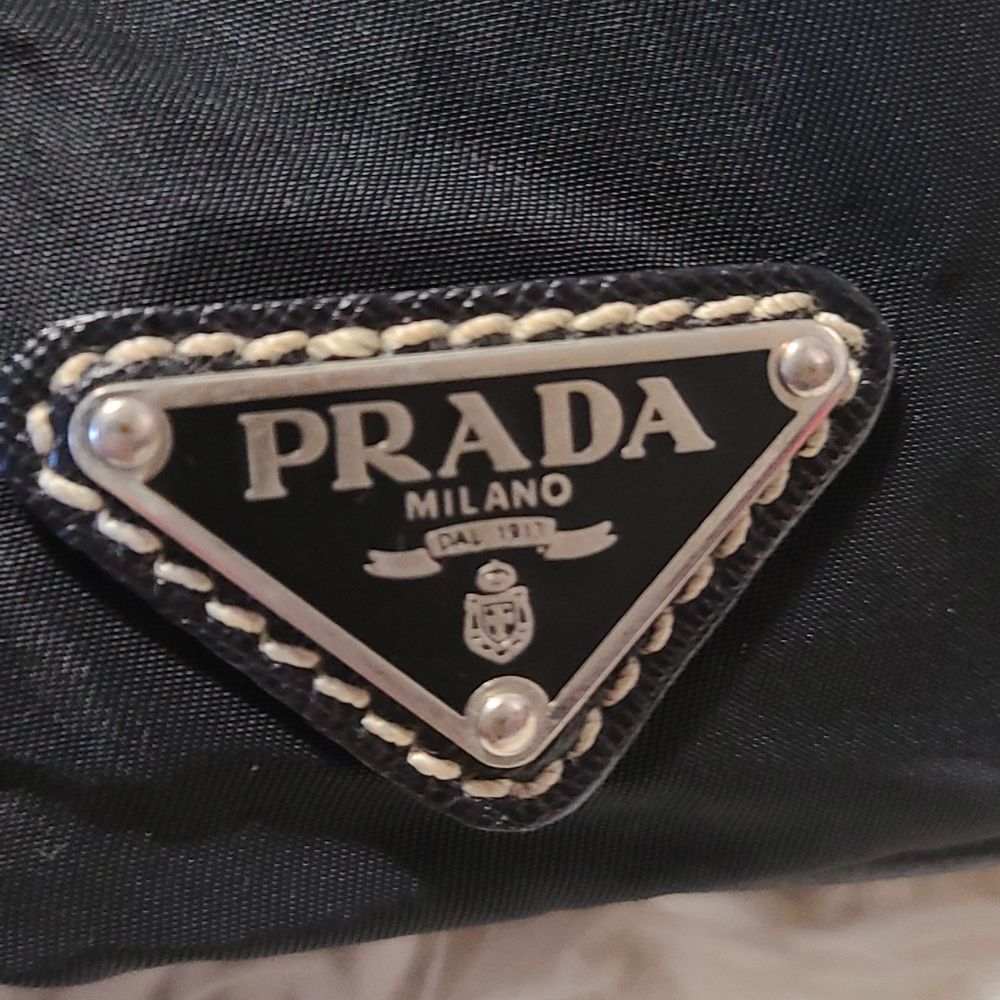 💯 Authentic Prada Handbag 🍀 - Picture 2 of 14